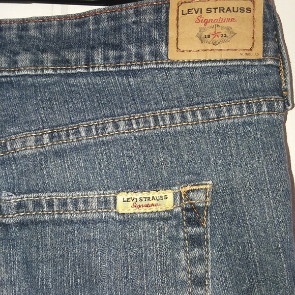 Levi's Jeans - Picture 4 of 5